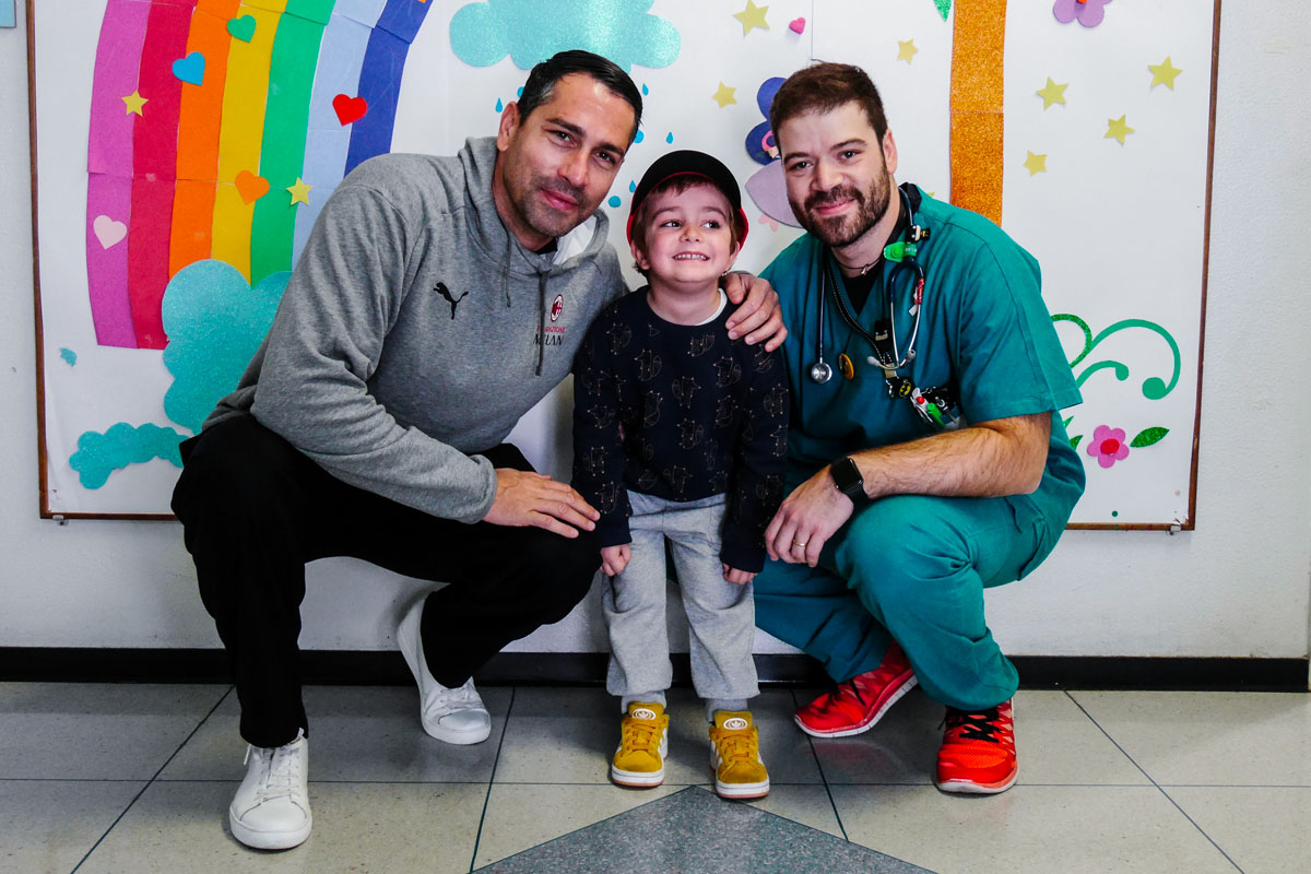 Fondazione Milan – Marco Borriello in visita al reparto pediatrico dell'Ospedale Pio XI di Desio