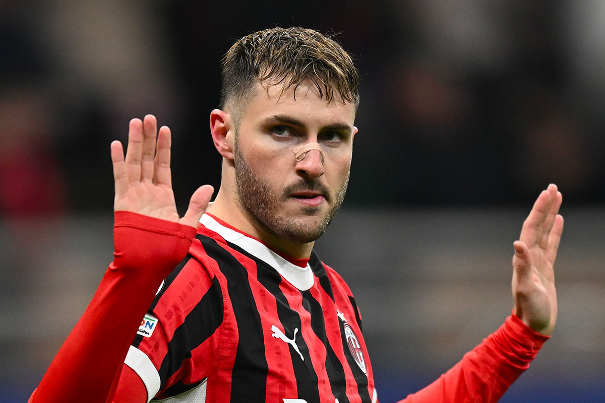 Gimenez braccia alte non esulta dopo il gol al Feyenoord