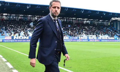 Fabio Paratici a bordocampo nello stadio della SPAL durante una partita.