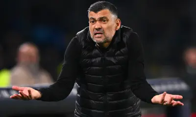 Sergio Conceiçao discute con l’arbitro durante Napoli-Milan di Serie A