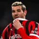 Theo Hernandez amareggiato dopo il gol del Napoli contro il Milan in campionato
