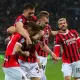 Pavlovic festeggia il gol con i compagni del Milan nella partita contro l’Udinese