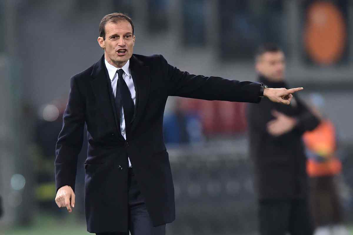 Allegri dà indicazioni alla sua squadra