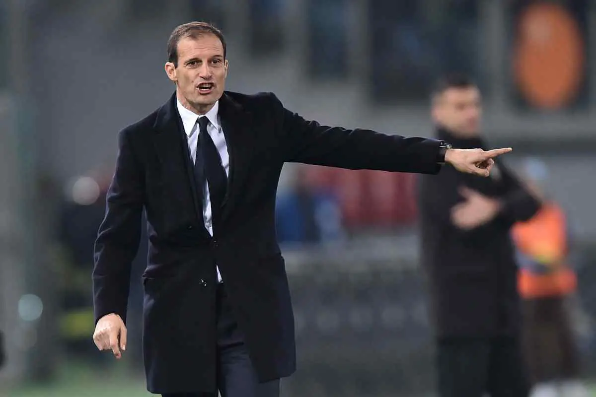 Allegri dà indicazioni alla sua squadra