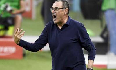Maurizio Sarri dà indicazioni dalla panchina