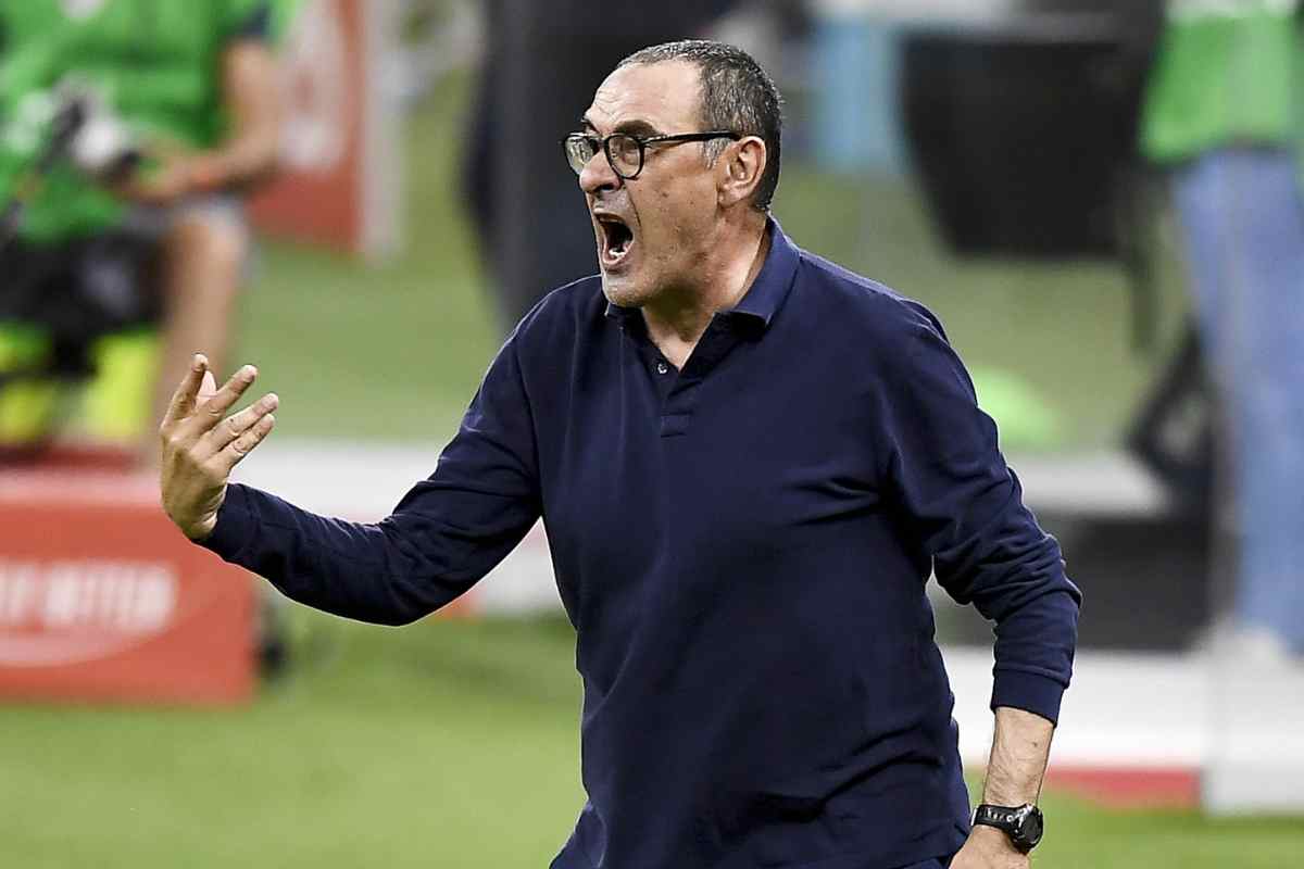 Maurizio Sarri dà indicazioni dalla panchina