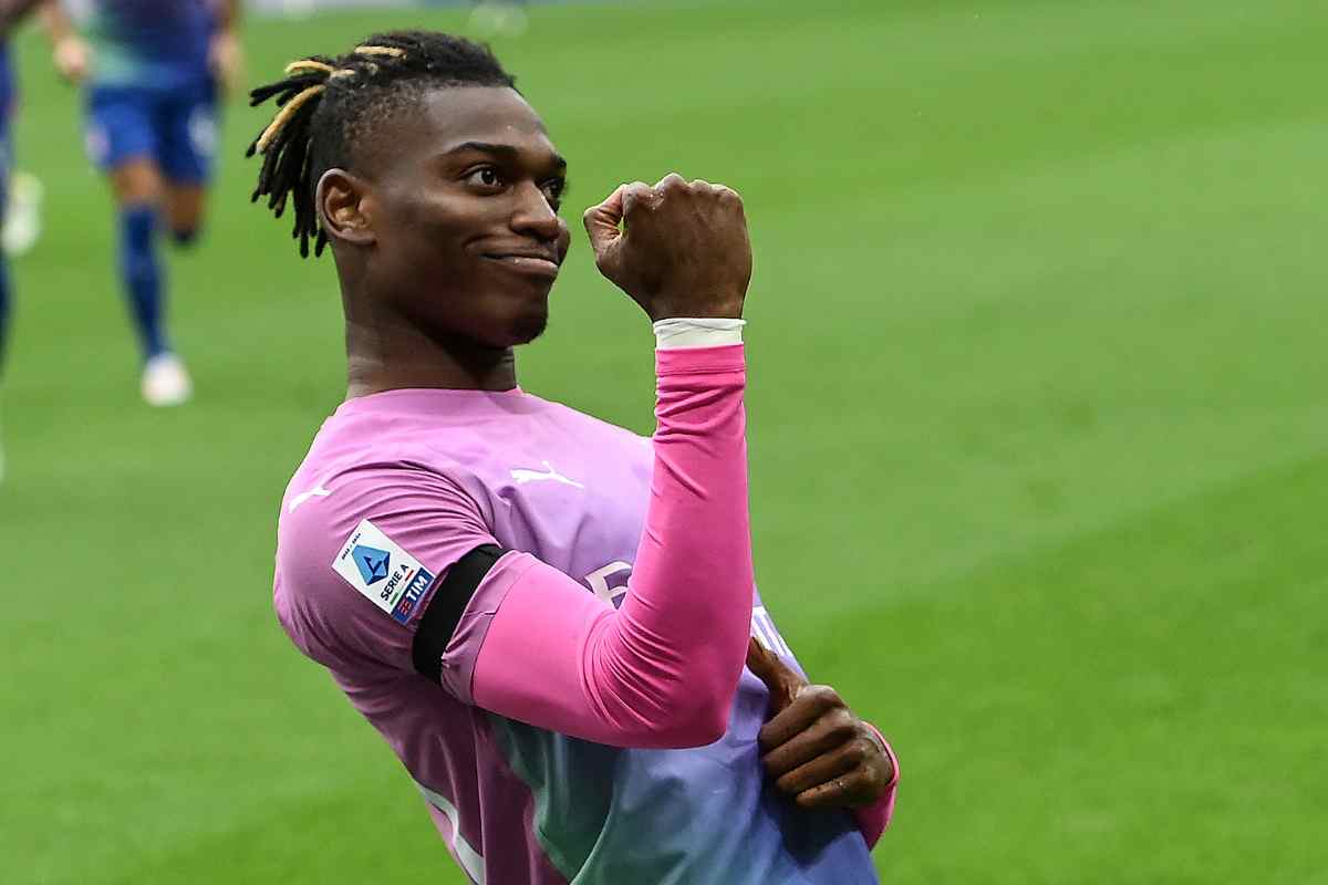 Rafael Leao esulta dopo un gol