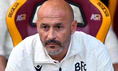 Vincenzo Italiano allenatore del Bologna in panchina durante una gara di Serie A