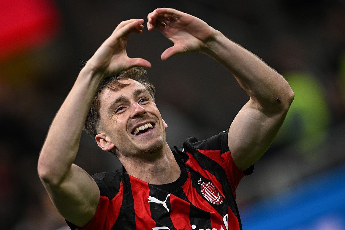 Esultanza di Saelemaekers in Milan-Napoli con la maglia del Milan a San Siro