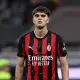 Davide Bartesaghi in campo con la maglia del Milan 2025/2026