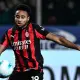 Christopher Nkunku del Milan controlla il pallone durante Parma-Milan di Serie A 2025/26 allo stadio Tardini