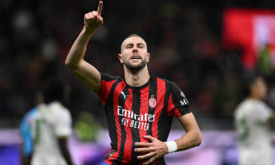 Pavlovic esulta con grinta dopo il gol del vantaggio del Milan contro la Roma a San Siro